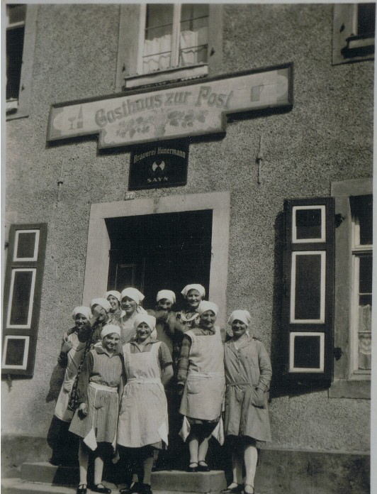 Koschschule1930 vor Scharfs Wirtschaft